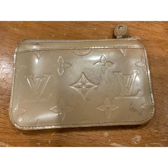 Louis Vuitton Beige Patent Leather Monogram Vernis Pochette Coin Purse - Picture 3 of 5